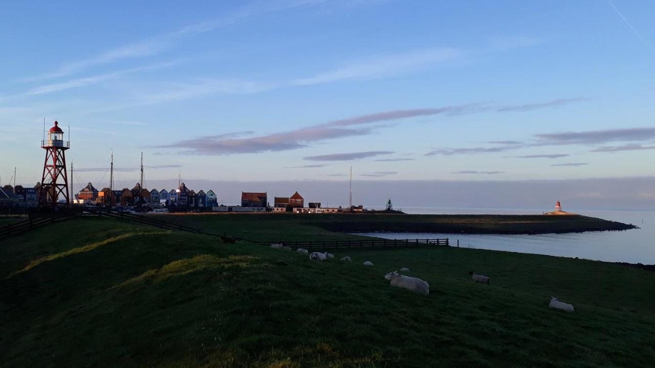 Slapen Aan Het Ijsselmeer - With Seaview And Sunset Stavoren Exterior foto
