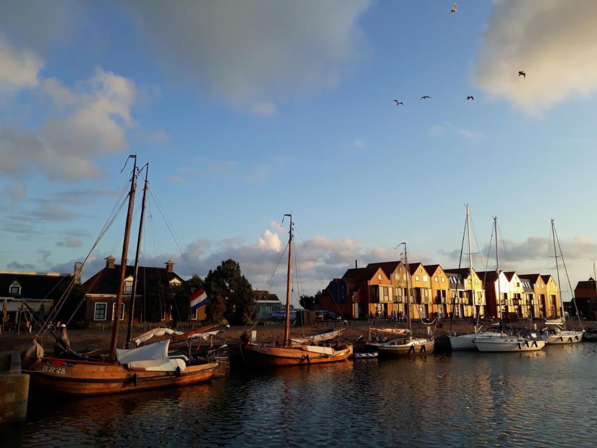 Slapen Aan Het Ijsselmeer - With Seaview And Sunset Stavoren Exterior foto