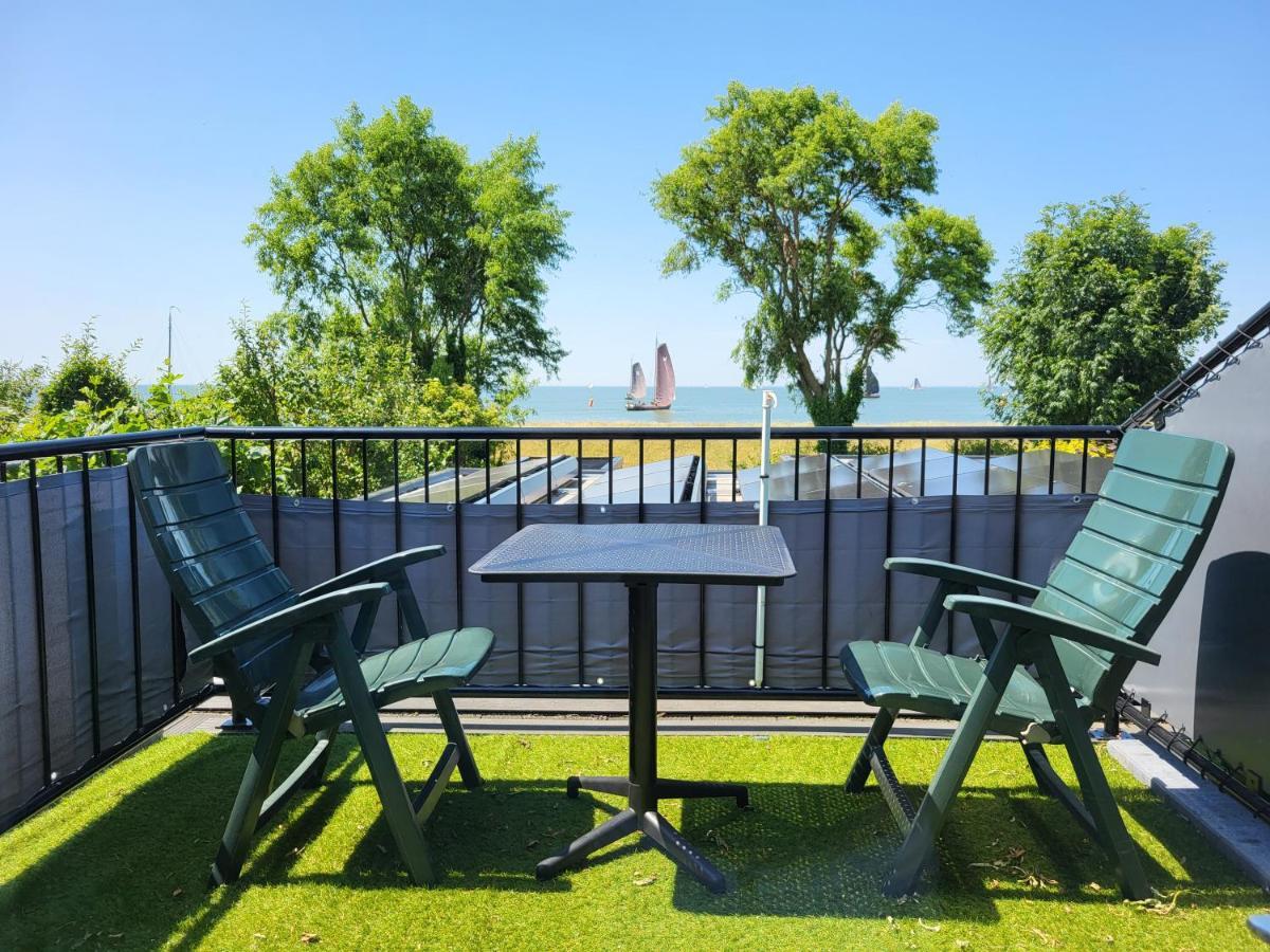 Slapen Aan Het Ijsselmeer - With Seaview And Sunset Stavoren Exterior foto