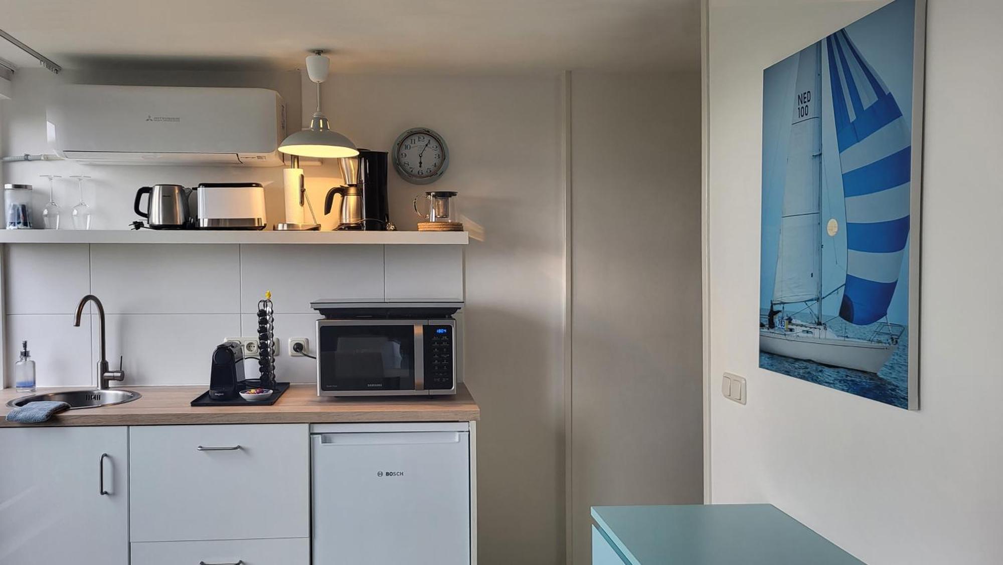 Slapen Aan Het Ijsselmeer - With Seaview And Sunset Stavoren Exterior foto