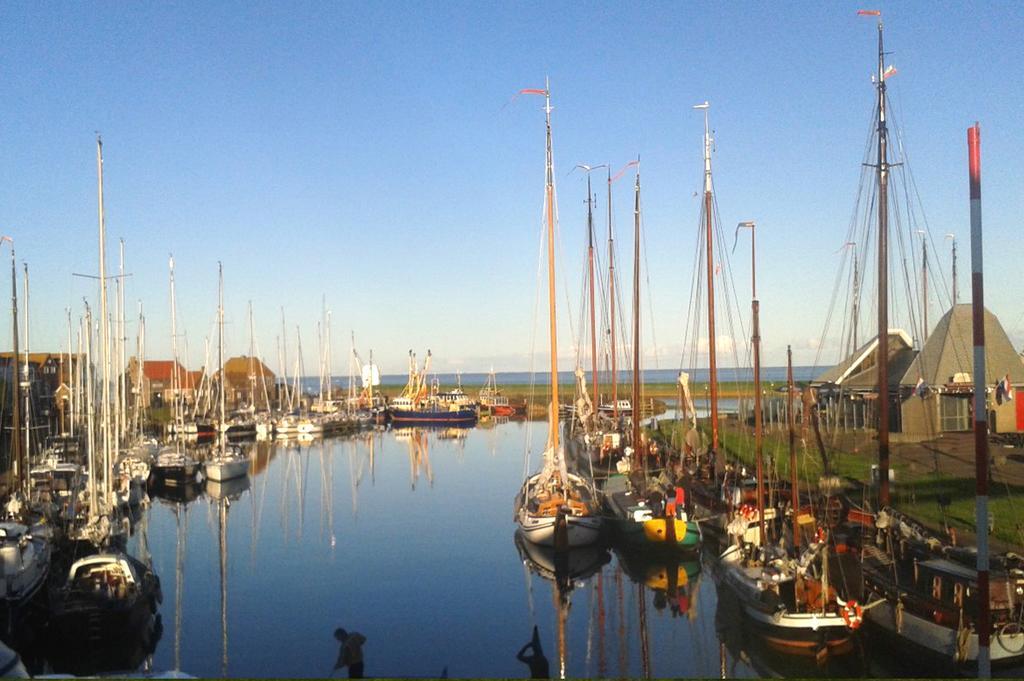 Slapen Aan Het Ijsselmeer - With Seaview And Sunset Stavoren Exterior foto