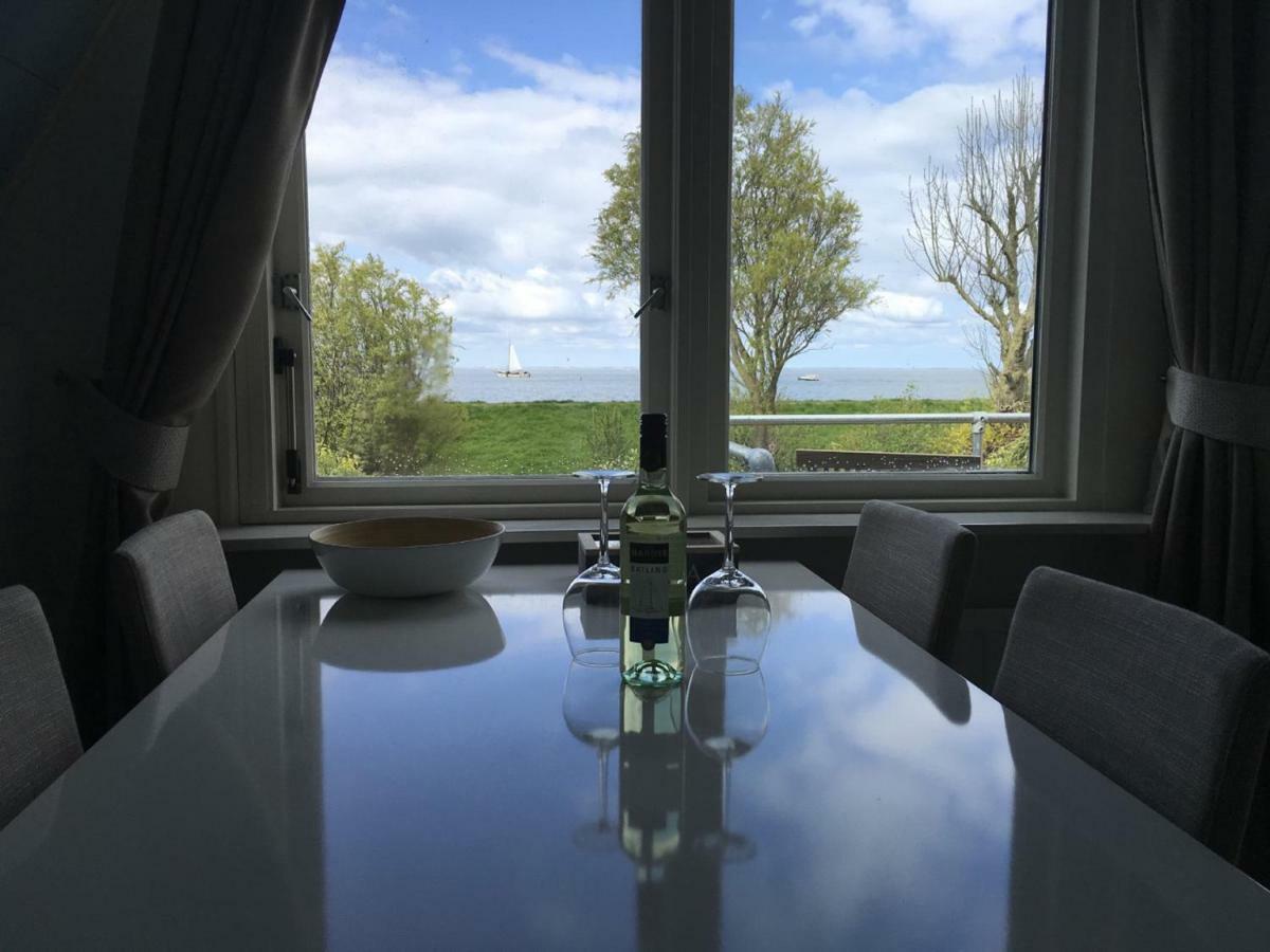 Slapen Aan Het Ijsselmeer - With Seaview And Sunset Stavoren Exterior foto