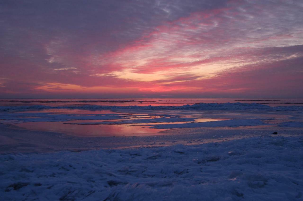 Slapen Aan Het Ijsselmeer - With Seaview And Sunset Stavoren Exterior foto