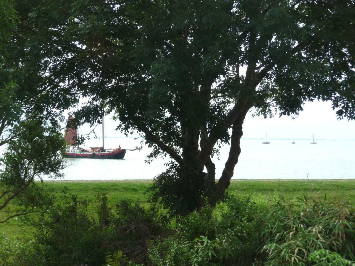 Slapen Aan Het Ijsselmeer - With Seaview And Sunset Stavoren Exterior foto