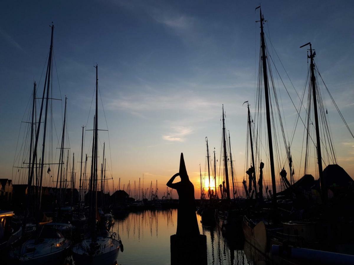 Slapen Aan Het Ijsselmeer - With Seaview And Sunset Stavoren Exterior foto